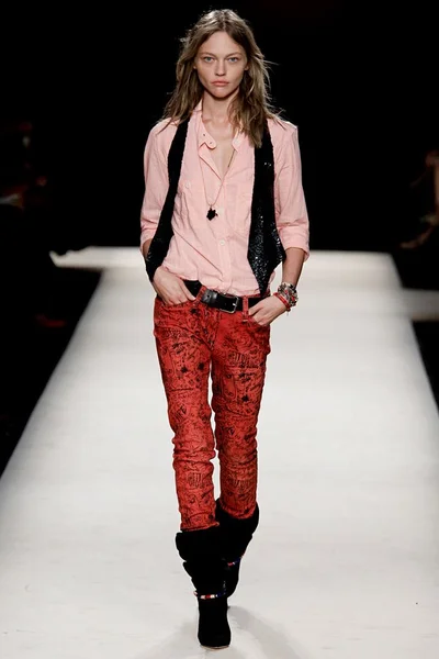 Look 13